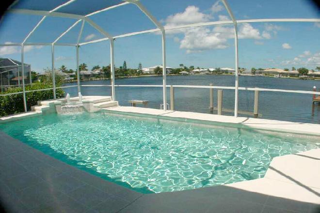 6 Zimmer Muster Villa Marco Island / Florida :  Aussicht vom Pool 