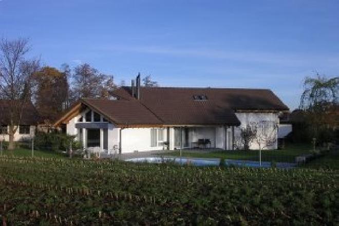 Villa an Toplage, Stachen